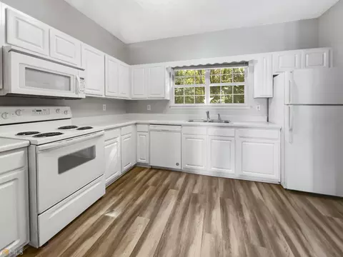 6696 Teresa Ln, Rex, GA 30273 photo 9