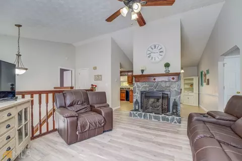 400 Fox Meadow Dr, Covington, GA 30016 photo 2