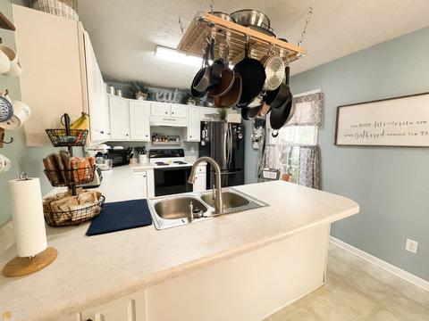 462 Hampton Green Dr, Lagrange, GA 30240 photo 2