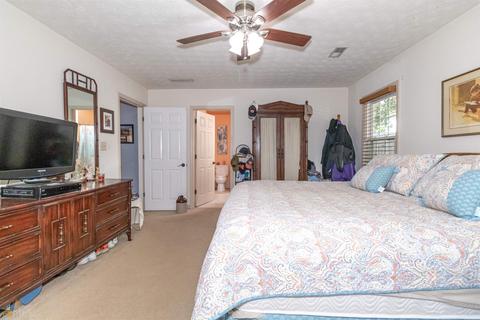 223 Hayes Ln, Rex, GA 30273 photo 9