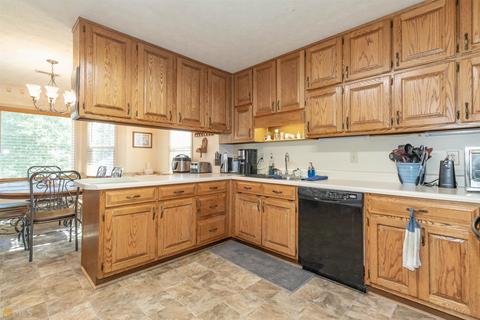 223 Hayes Ln, Rex, GA 30273 photo 17