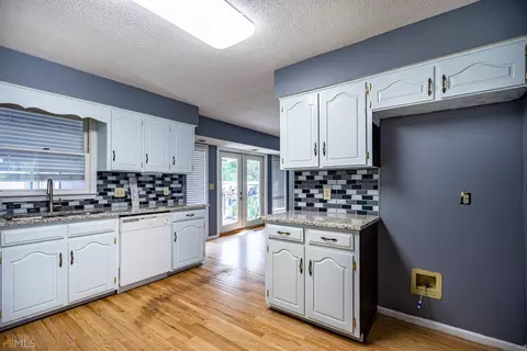 302 Merrill Dr, Lagrange, GA 30241 photo 3