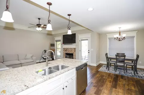 102 Watts Dr, Perry, GA 31069 photo 8