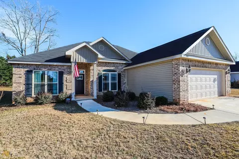 102 Watts Dr, Perry, GA 31069 photo 1