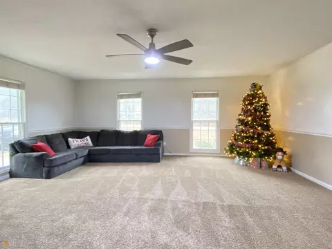 143 Greenbriar Trl, Lagrange, GA 30241 photo 4