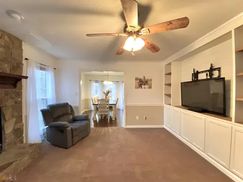 143 Greenbriar Trl, Lagrange, GA 30241 photo 6