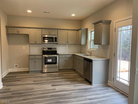 2272 Willoby Ct, Morrow, GA 30260 photo 3