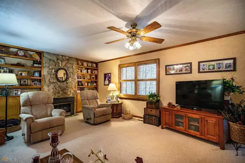 209 Lakeshore Way, Lagrange, GA 30240 photo 4