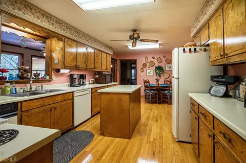 209 Lakeshore Way, Lagrange, GA 30240 photo 6
