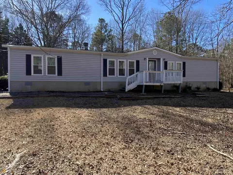 6 Peachtree Lake Dr, Sharpsburg, GA 30277