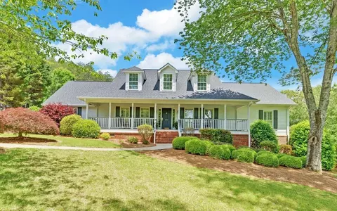 275 Wesley Cir, Toccoa, GA 30577