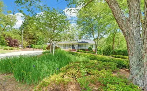 275 Wesley Cir, Toccoa, GA 30577 photo 2