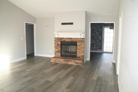 112 Clairmont Dr, Lagrange, GA 30240 photo 2