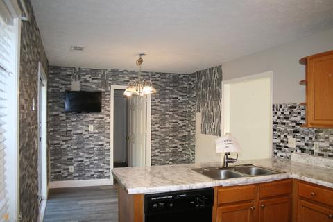 112 Clairmont Dr, Lagrange, GA 30240 photo 4