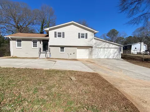 2696 Heritage Ln, Morrow, GA 30260