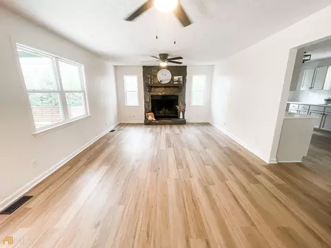 154 Rosecliff Rd, Milner, GA 30257 photo 2