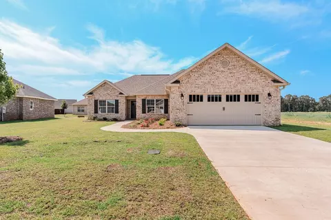 215 Remington Dr, Kathleen, GA 31047