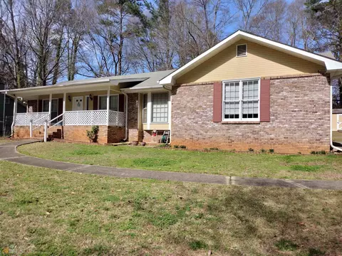 1762 Duffey Dr, Morrow, GA 30260 photo 3