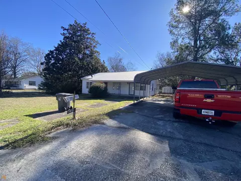 140 E Peter St, Cochran, GA 31014 photo 2