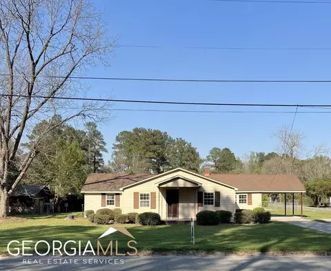 453 Virginia Ave, Millen, GA 30442