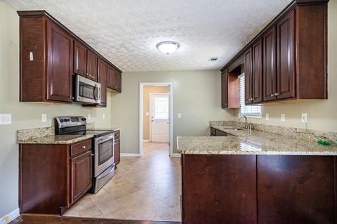 921 Leonard Rd, Lagrange, GA 30240 photo 4