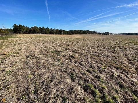1005 Eagle Feather Trl, Perry, GA 31069 photo 1