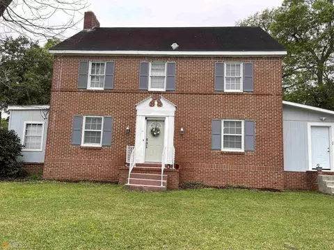 288 S State St, Lyons, GA 30436 photo 1