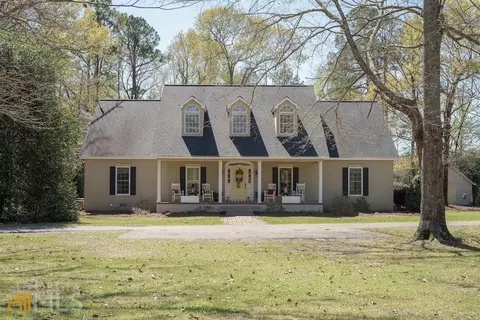 733 Plantation Dr, Sandersville, GA 31082