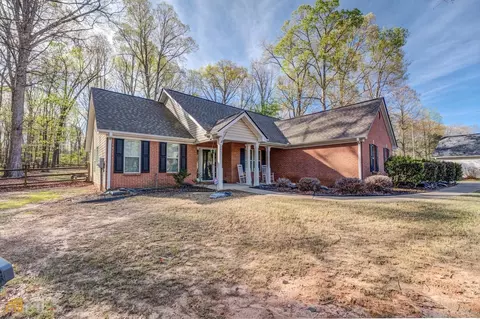 545 Emerald Pointe Trl, Monroe, GA 30655 photo 2