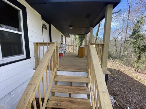 1037 Falls Rd, Toccoa, GA 30577 photo 2