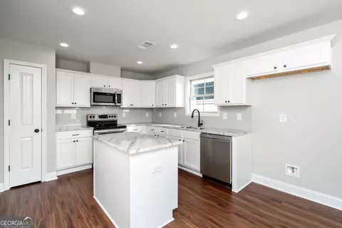 706 Daisy Dr, Perry, GA 31069 photo 8