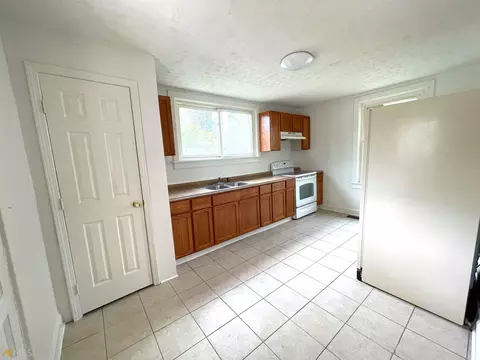462 Spring St, Commerce, GA 30529 photo 3