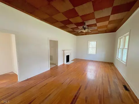462 Spring St, Commerce, GA 30529 photo 8