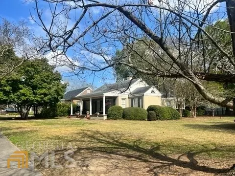 203 Riverdale Dr, Macon, GA 31204