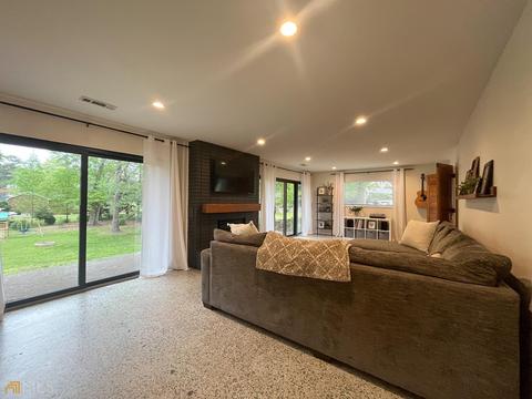 507 Pine Forest St, Dublin, GA 31021 photo 2