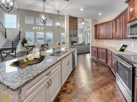 204 Stonegate Trl, Perry, GA 31069 photo 4