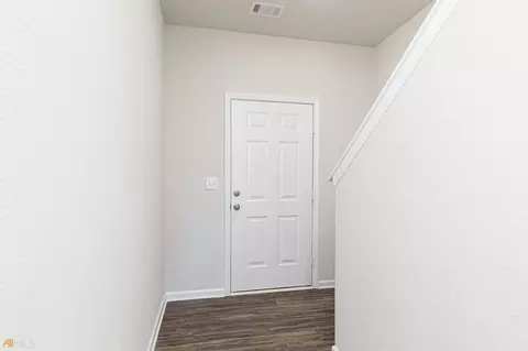 218 Limestone Cir, Conyers, GA 30013 photo 3