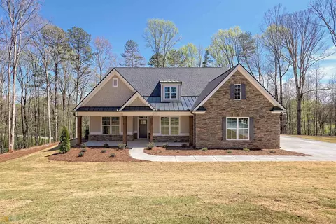 358 Orchard Creek Dr, Clarkesville, GA 30523