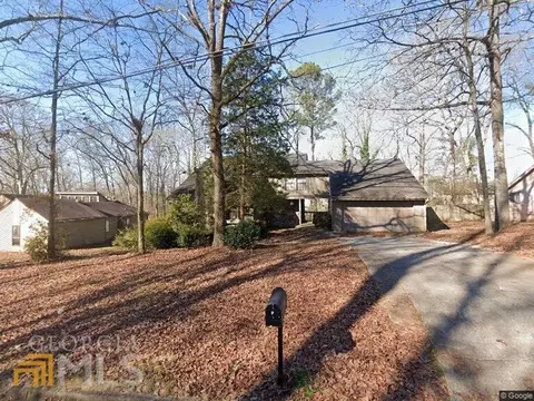 1052 Deer Chase, Stone Mountain, GA 30088