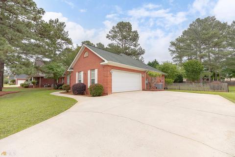 214 Idle Pines Dr, Perry, GA 31069 photo 4