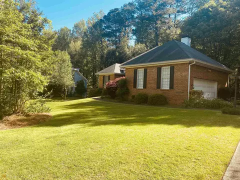 2790 Summit Dr, Jonesboro, GA 30236
