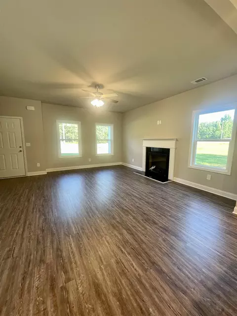 23 Strickland Loop, Forsyth, GA 31029 photo 2