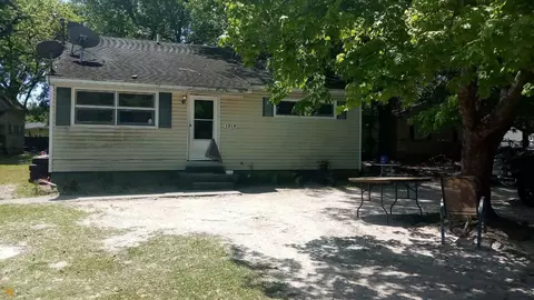 1319 Hartley Ave, Warner Robins, GA 31088