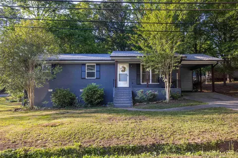 106 Thornton St, Hartwell, GA 30643