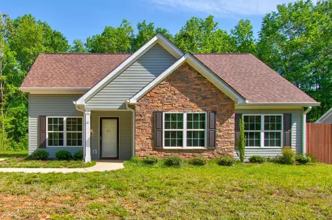 200 Bob White Cir, Cleveland, GA 30528