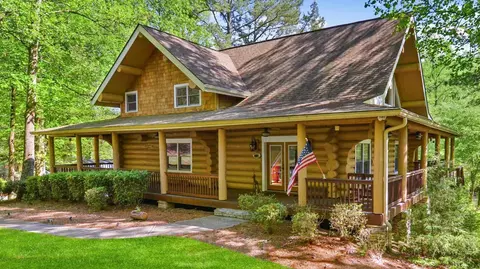 121 Newport Dr, Ellijay, GA 30540