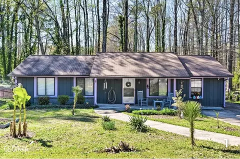 2840 Woodfield Dr, Rex, GA 30273