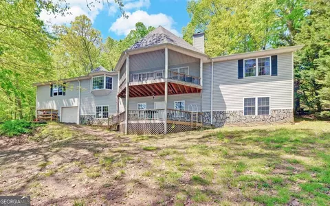 1867 Crescent Dr, Hiawassee, GA 30546