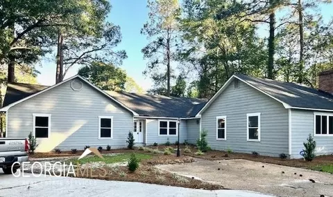 216 Oakleaf Dr, Statesboro, GA 30458