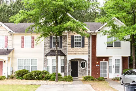 6057 Camden Forrest Dr, Riverdale, GA 30296